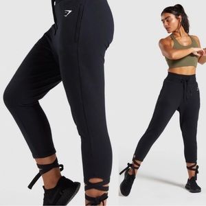 Like New! Gymshark High Waisted Ankle Tie Cropped Ark Sweatpants, size Small